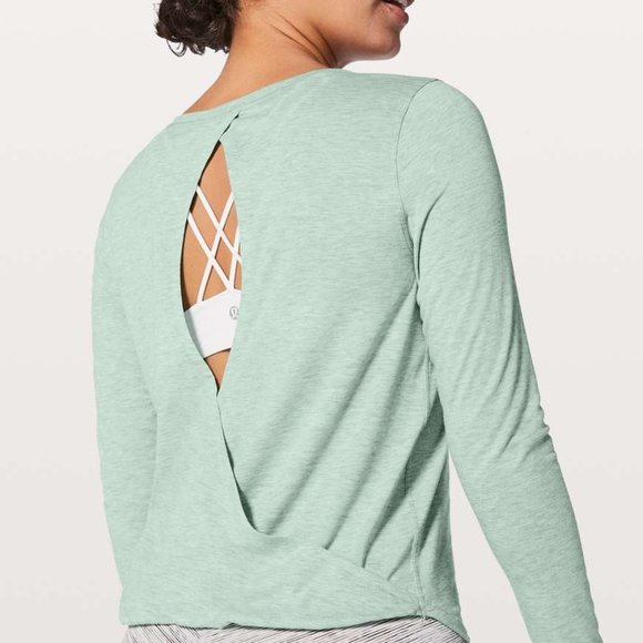 lululemon athletica Tops - Lululemon Wild Twist Long Sleeve in Heathered Tonic Sea